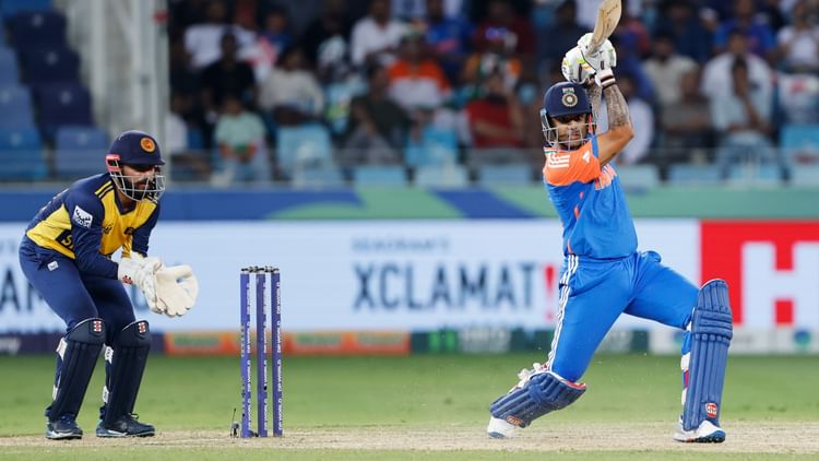 Asia Cup: भारत-श्रीलंका मैच के सुपरओवर में हाईवोल्टेज ड्रामा, चौथी गेंद पर चरम पर पहुंचा रोमांच; ऐसे आया नतीजा